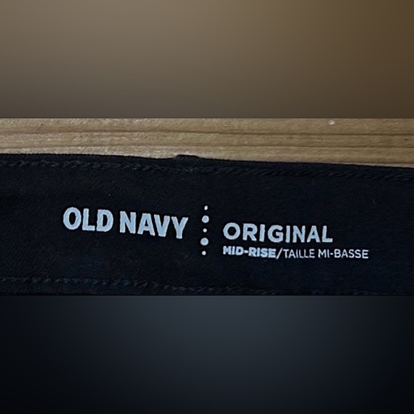 Old Navy Women’s Mid Rise Original Skinny Jeans, Color: Black, Size: 4 Short - Picture 6 of 7
